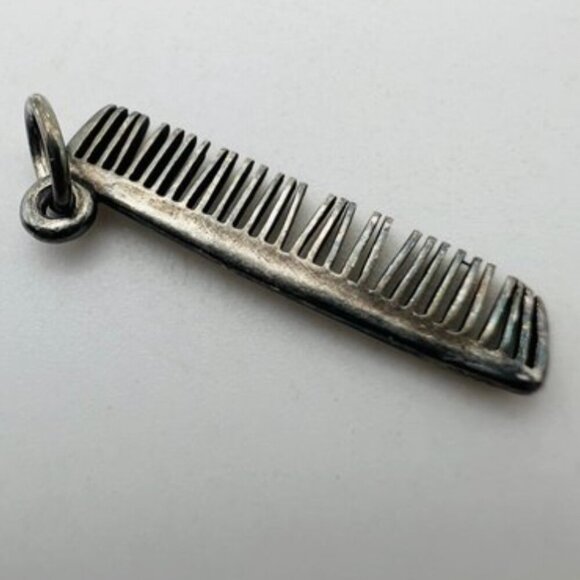 Sterling Silver Comb Pendant Necklace on Twisted Serpentine Chain - Picture 3 of 11